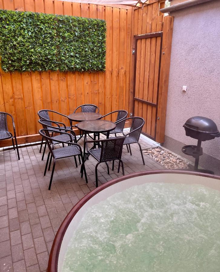 Arviz Apartman Szeged Ngoại thất bức ảnh