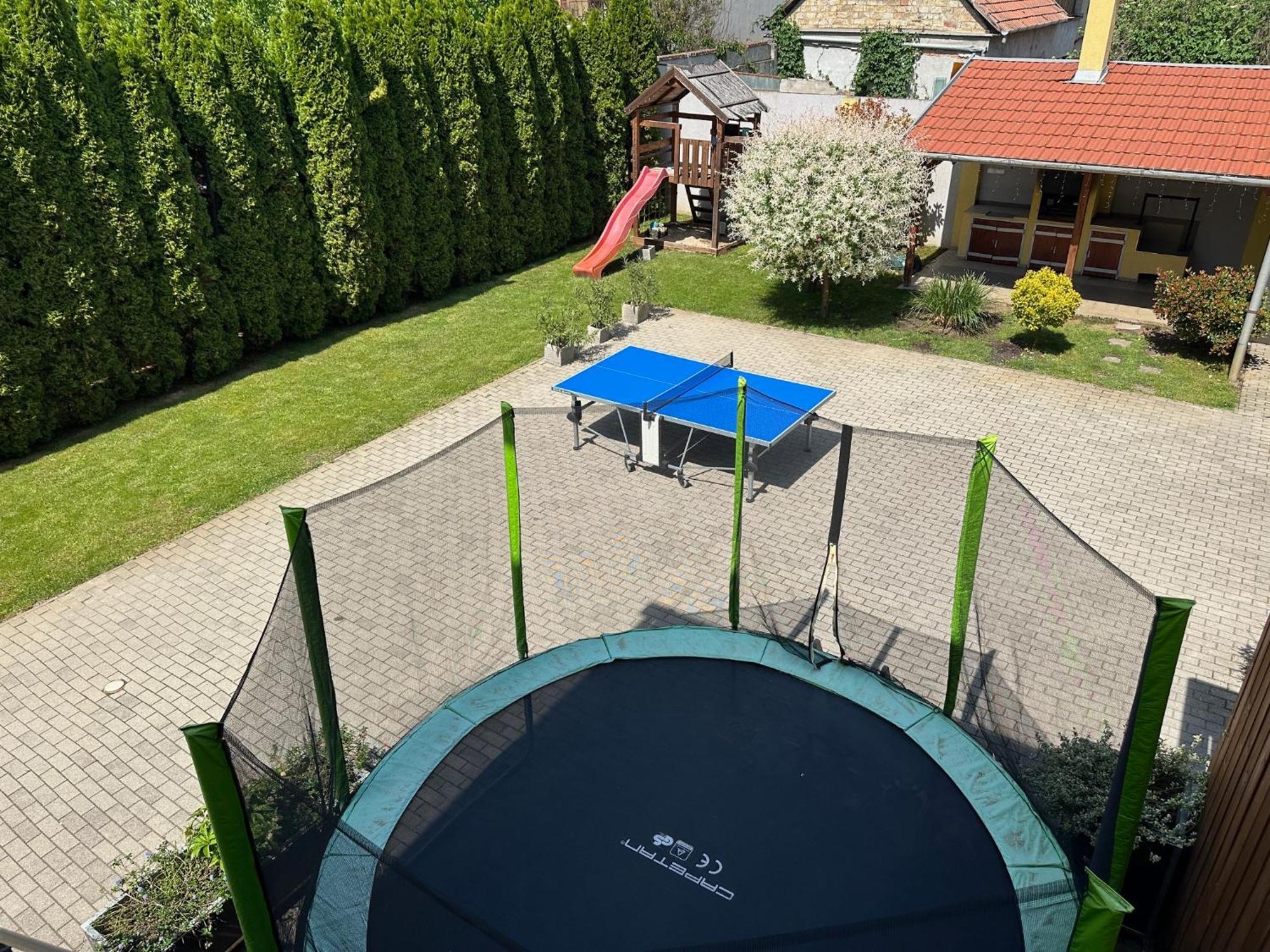 Arviz Apartman Szeged Ngoại thất bức ảnh